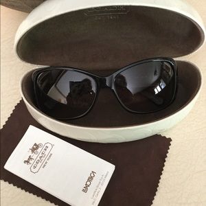 😎  Coach Taryn Black Sunglasses 😎